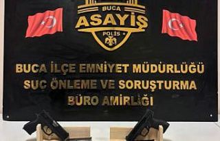 İzmir’de ruhsatsız silah operasyonunda 4 şüpheli...