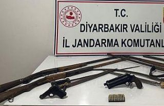 Jandarma operasyonunda çok sayıda silah ve kaçak...