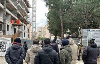 Kadıköy’de maaşlarını alamadıklarını iddia...