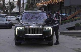 Kadıköy’de vurgun iddiasıyla gündeme gelen galeriye...