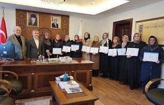 Kadın Kur’an kursu öğreticilerine yönelik Talim...
