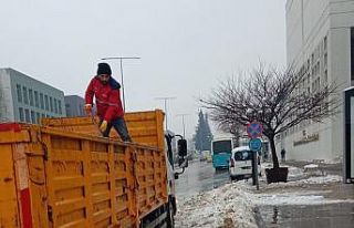 Kahramanmaraş’ta karla mücadele sürüyor