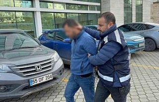 Kahvehanede tartışmada sandalyeden düşen şahıs...