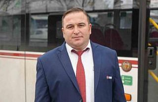 Kalp krizi geçiren yolcuyu otobüsle hastaneye götüren...