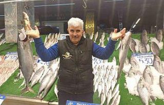 Kar yağdı, balık tezgâhları şenlendi