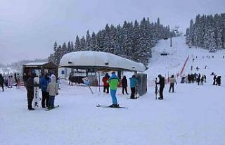 Kar yağışını fırsat bilen kayakçılar, Ilgaz...
