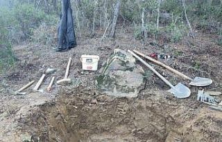 Karacasu’da kaçak kazıya jandarmadan suçüstü