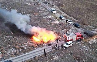Karaman’da boş arazide çıkan yangını itfaiye...