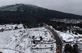 Karla kaplanan Aydos havadan görüntülendi