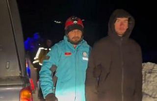 Karlı yollar aşıldı, hasta hastaneye ulaştırıldı