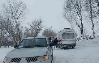 Karlı yollar aşıldı, kalp hastası muhtar için...