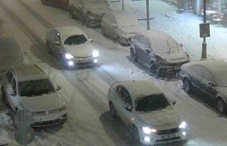 Kars’ta kar ve tipiden göz gözü görmüyor