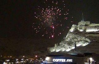 Kars’ta yeni yıl coşkusu: Lapa lapa kar altında...