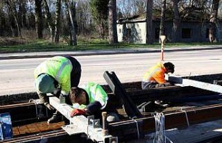 Kartepe tramvay hattında ray döşeme çalışmaları...