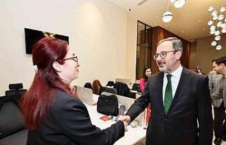 Kasapoğlu: "Gazeteciler sadece haber yapan değil,...