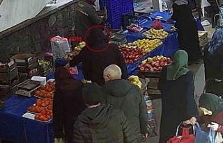 Kaşla göz arasında hırsızlık yaptı: O şüpheliyi...