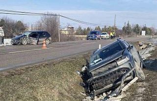 Kastamonu’da otomobil ile cip çarpıştı: 3 yaralı