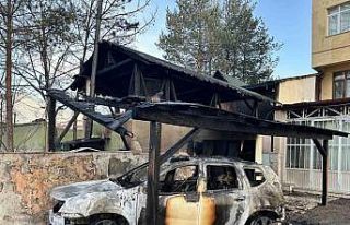 Kastamonu’da park halindeki cip yandı