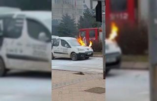 Kavşakta alevli anlar, trafik kilitlendi