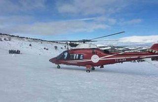 Kayakta düşerek ayağını kıran genç hava ambulansıyla...