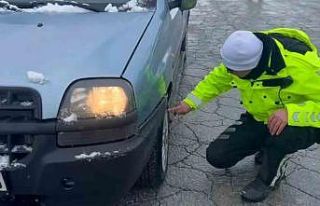 Kayseri’de trafik ekiplerinden ’kış lastiği’...