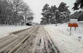 Kazdağları’nda kar yağışı etkili oluyor
