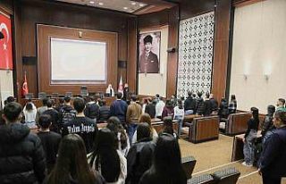 Keçiören Belediyesi stajyerleri yaşama hazırlıyor