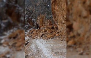 Kemaliye’de Taş Yolu geçici olarak trafiğe kapatıldı