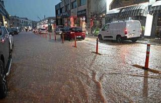 Kemer’de sağanak etkili oldu