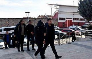 Kendini polis olarak tanıtıp dolandırıcılık...