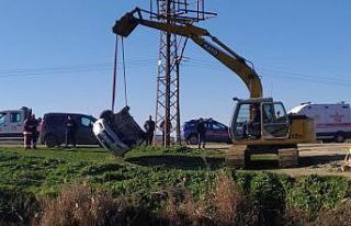 Keşan’da sulama kanalına düşen otomobilin sürücüsü...