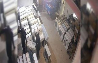 Klimayı çalarken önce kameraya, sonra polise yakalandılar