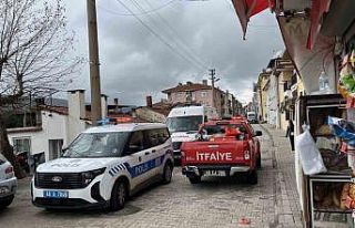 Komşular tüten bacayı yangın sandı, ekipler alarma...