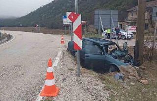 Kontrolden çıkan Tofaş şarampole devrildi: 5 yaralı