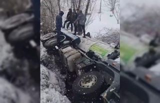 Kontrolden çıkan vidanjör şarampole devrildi