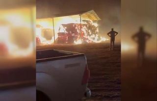 Konya’da fırtınada ev ve çiftlikteki saman balyaları...