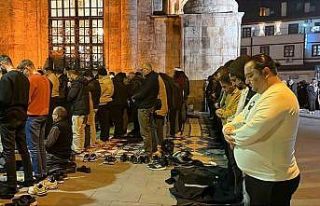 Konya’da Miraç Kandili’nde vatandaşlar camilere...