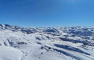 Konya’nın çatısında kar yağışı yüzleri...