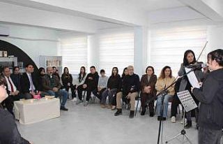 Köyceğizli öğrencilerden şiir ve müzik konseri