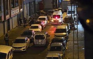 Küçükçekmece’de çatı katından düşen adam...