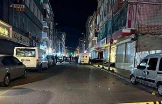 Küçükçekmece’de silahlı saldırı: 1’i ağır...