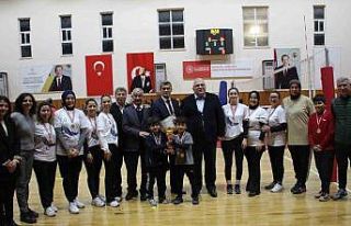 Kumluca’da kadınlar öğretmenler arasında düzenlenen...