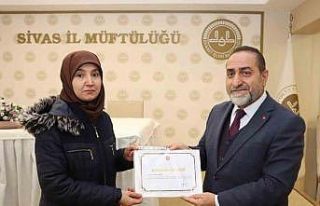 Kur’an Kursu öğreticileri sertifikaları aldı