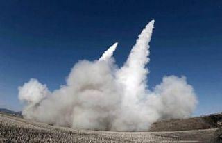 Kuzey Kore büyük kalibreli çoklu roketatar sistemini...