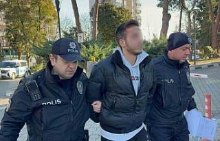 Lise öğrencisinin boynuna bıçak dayayan üniversite...