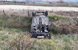 Lüleburgaz’da otomobil şarampole yuvarlandı:...