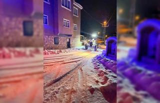 Mahsur kalan hasta vatandaşın yardımına karla...