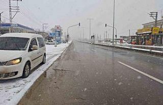Malatya’da Gürün-Pınarbaşı yolu yoğun kar...