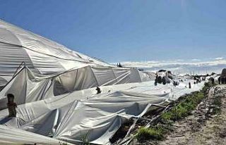 Manavgat’ta hortumdan zarar gören bölgelerde hasar...