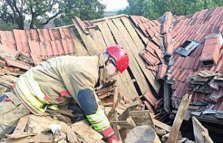 Manisa’da kerpiç ev çöktü: 1 yaralı